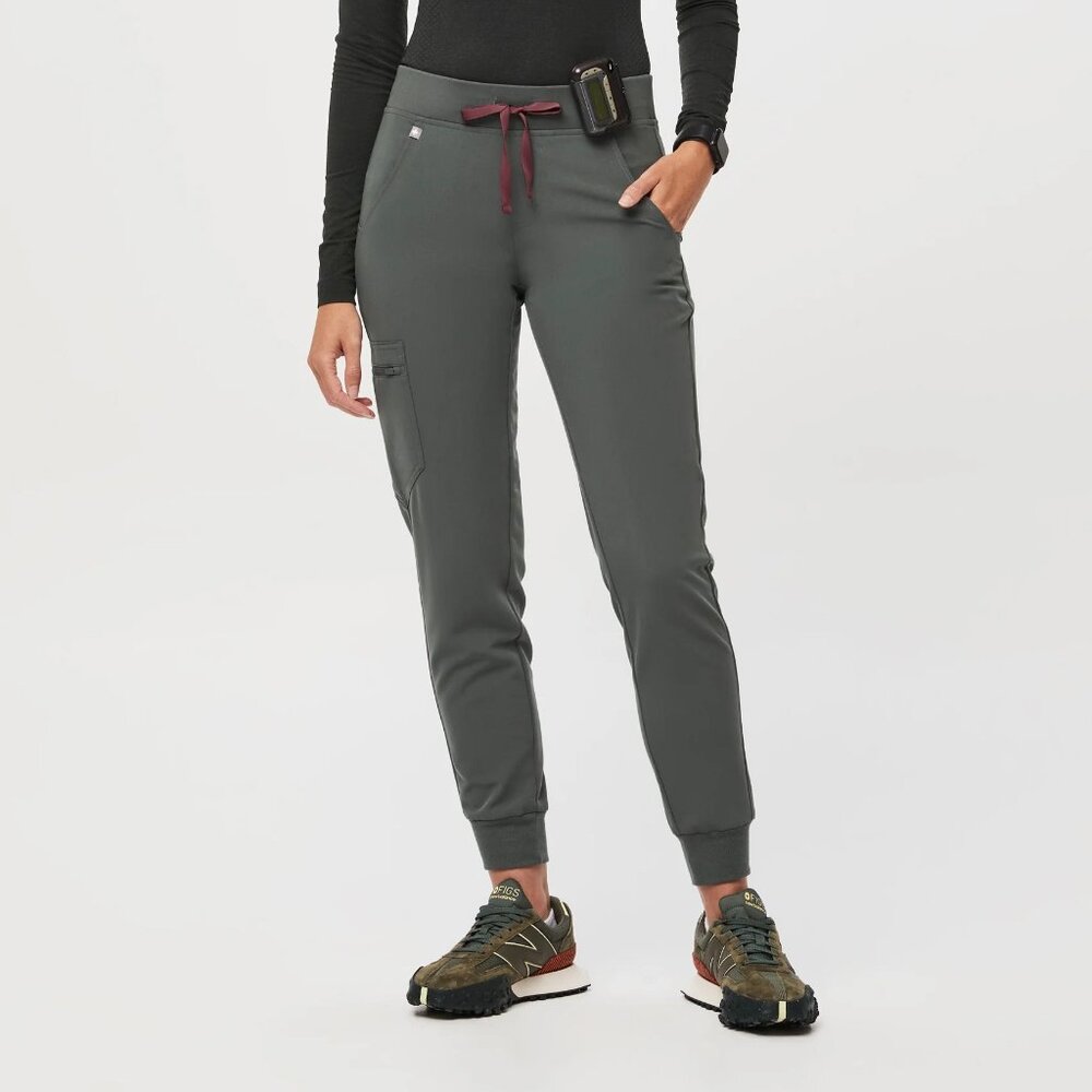 EUC FIGS Zamora Joggers in Bonsai--Medium